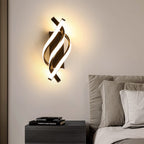 Spirola | Moderne Gedraaide Wandlamp – Sculpturaal Aluminium Design met Geïntegreerde LED