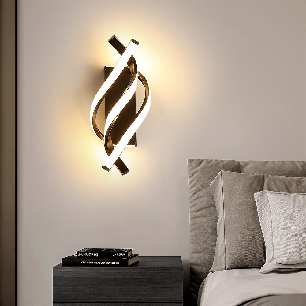 Spirola | Moderne Gedraaide Wandlamp – Sculpturaal Aluminium Design met Geïntegreerde LED
