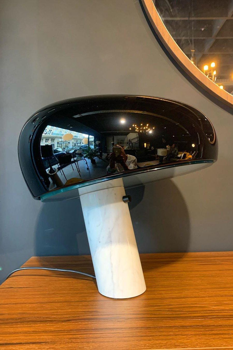 Marmo Riflesso | Design Tafellamp – Italiaans Carrara Marmer – Metaal & Glas – Nostalgisch Silhouet