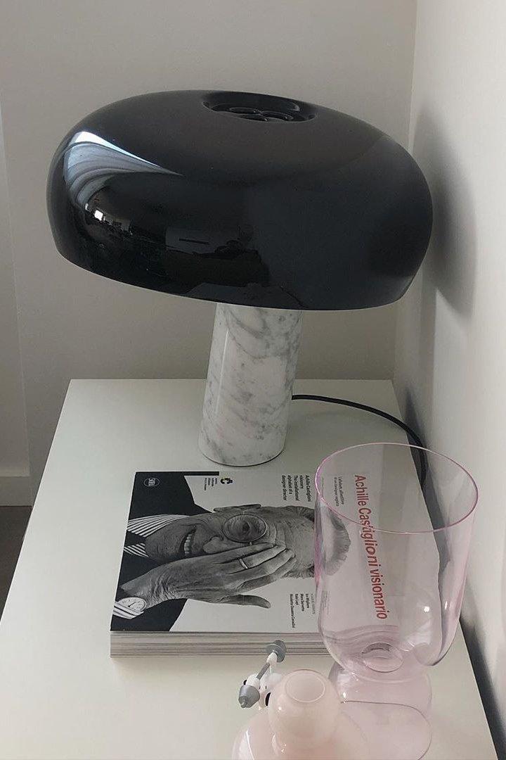 Marmo Riflesso | Design Tafellamp – Italiaans Carrara Marmer – Metaal & Glas – Nostalgisch Silhouet