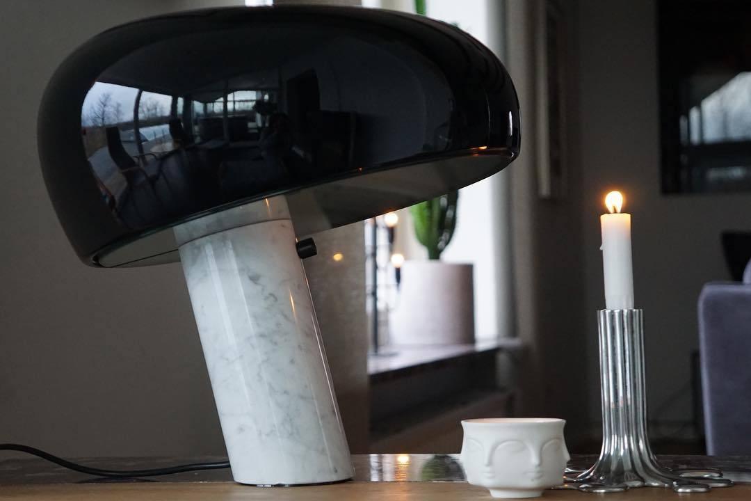 Marmo Riflesso | Design Tafellamp – Italiaans Carrara Marmer – Metaal & Glas – Nostalgisch Silhouet