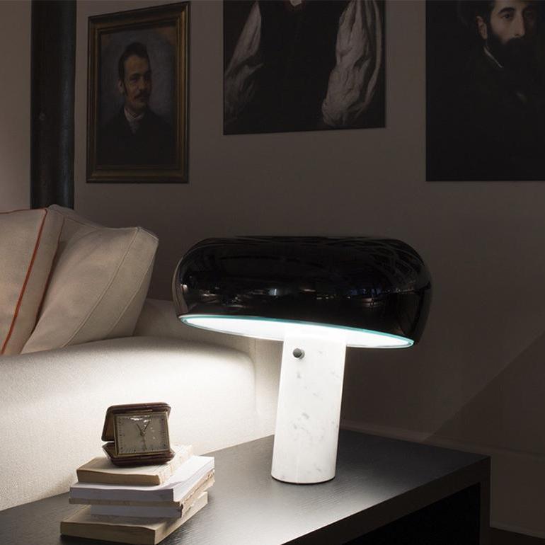 Marmo Riflesso | Design Tafellamp – Italiaans Carrara Marmer – Metaal & Glas – Nostalgisch Silhouet