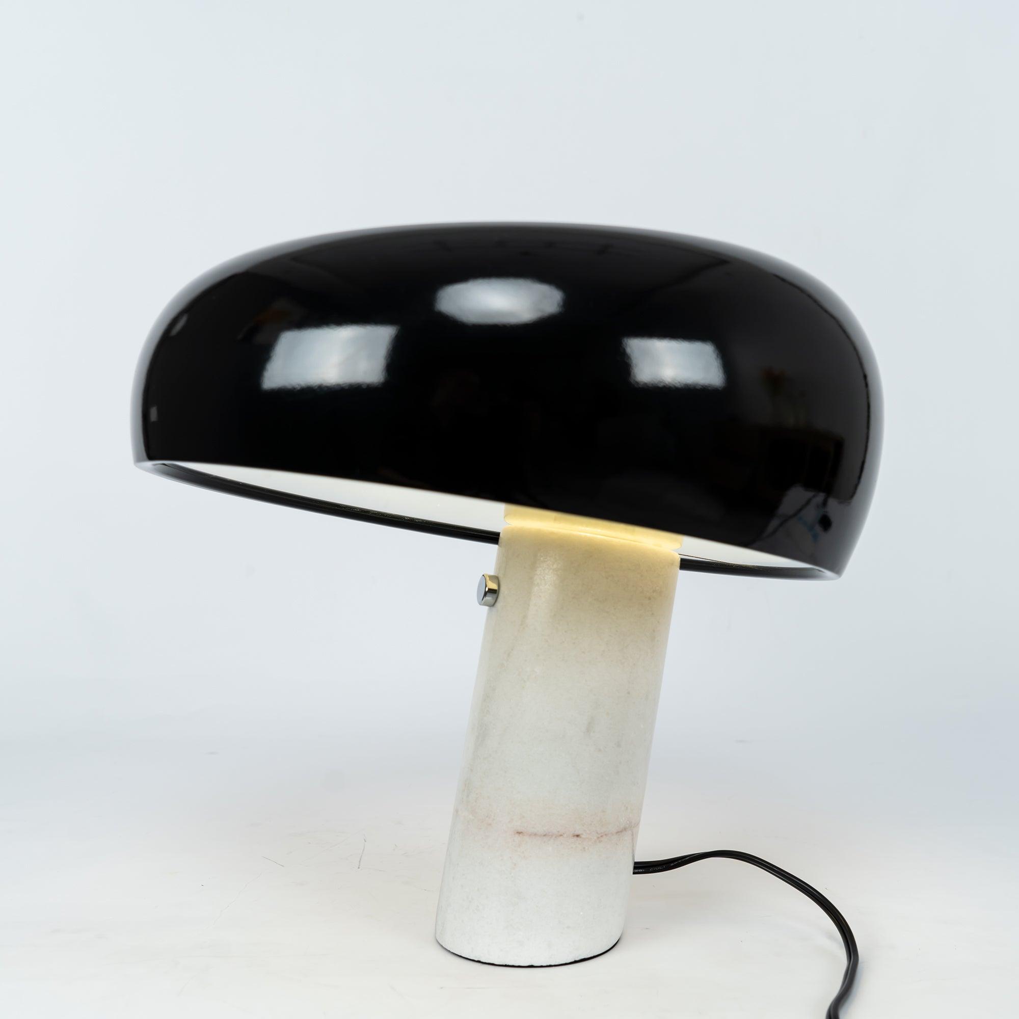 Marmo Riflesso | Design Tafellamp – Italiaans Carrara Marmer – Metaal & Glas – Nostalgisch Silhouet