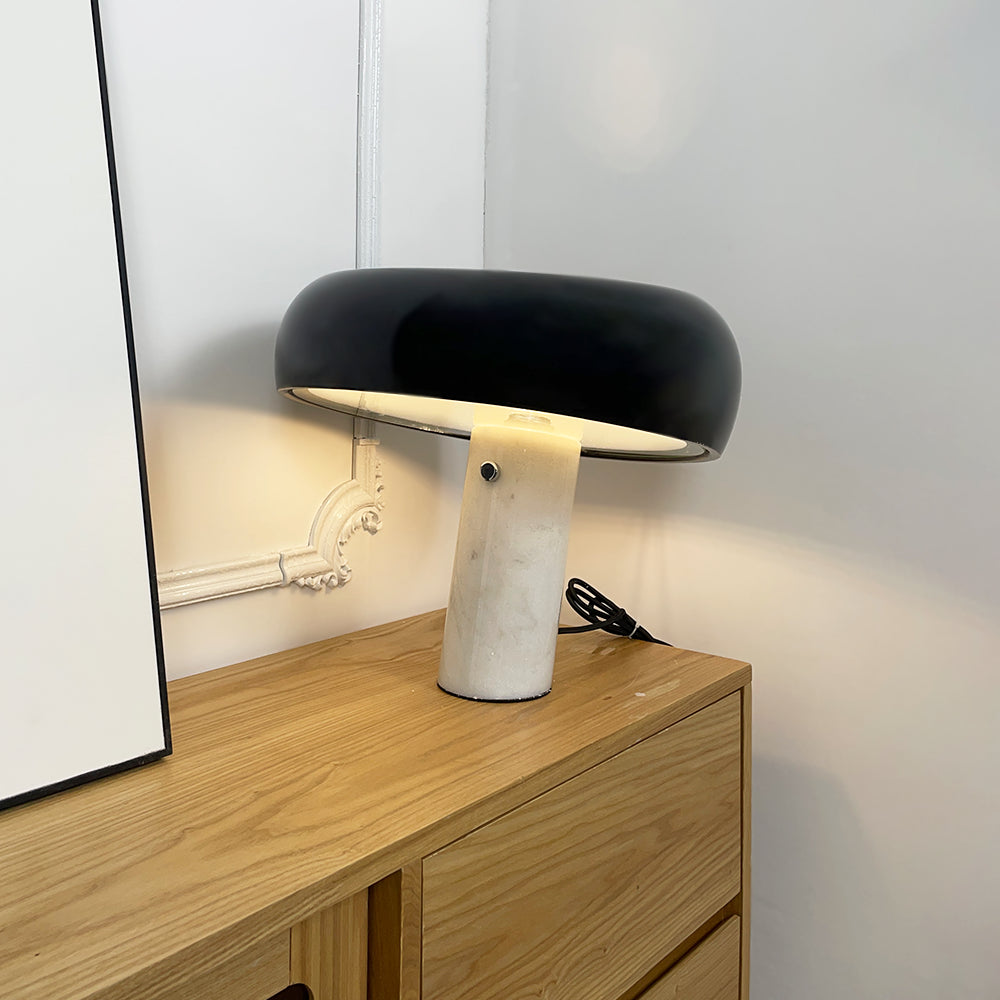 Marmo Riflesso | Design Tafellamp – Italiaans Carrara Marmer – Metaal & Glas – Nostalgisch Silhouet
