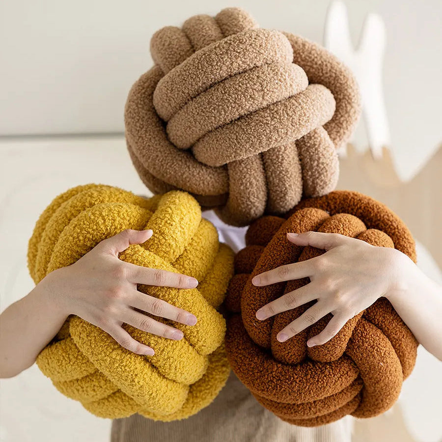 Geknoopt Designkussen – Zachte Teddy Stof | CloudKnot