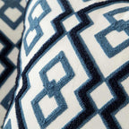 Zaffiro | Blauw Geborduurd Sierkussen – Zachte Stof – 45x45 cm