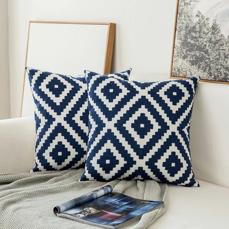 Zaffiro | Blauw Geborduurd Sierkussen – Zachte Stof – 45x45 cm