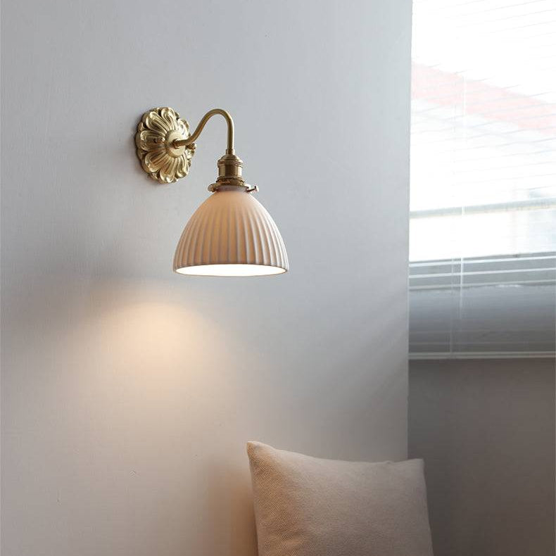 Vittoria | Vintage Keramische Wandlamp – Antiek Messing – Handgemaakt Karakter