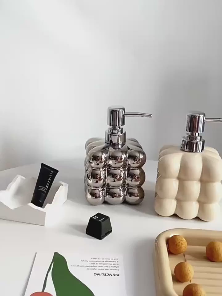 Soapie | Luxe Keramische Zeepdispenser – Modern Bubbeldesign