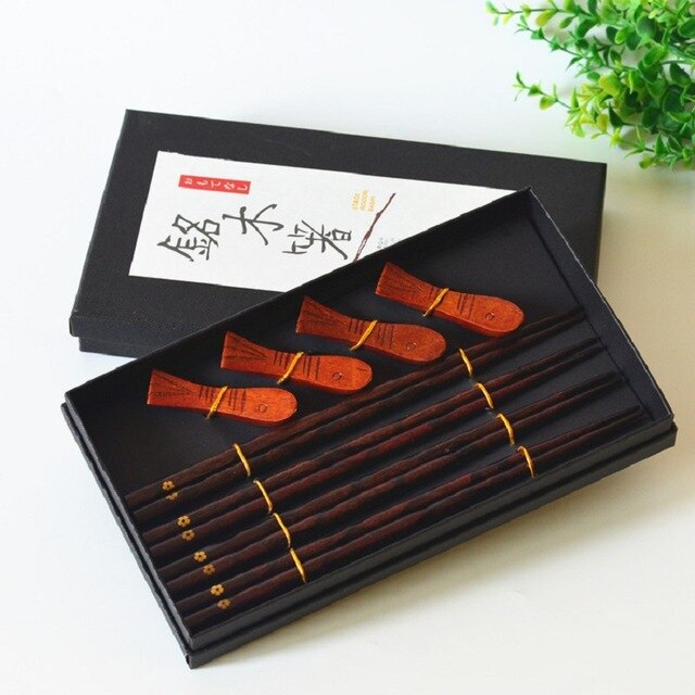 Hashi Oki Set | 4 Paar Luxe Eetstokjes & Houders – Handgemaakt Hout