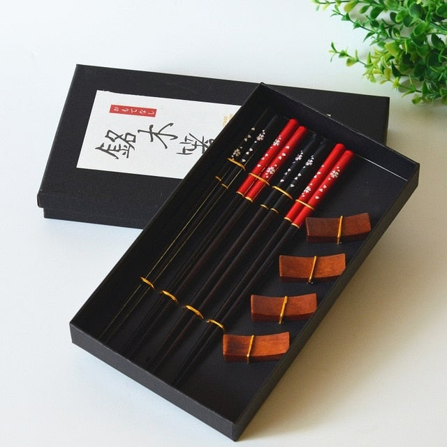 Hashi Oki Set | 4 Paar Luxe Eetstokjes & Houders – Handgemaakt Hout