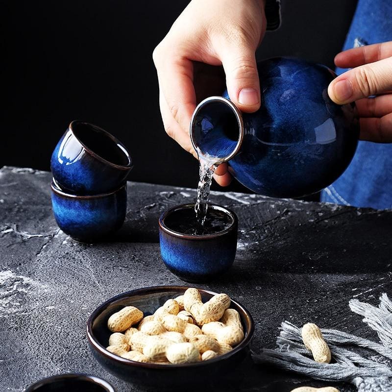 Ao Sora | Luxe Japanse Sake Set – Handgemaakt Keramiek – Indigo Blauw – 5-delig