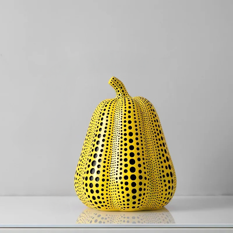 Mico | Artistieke Ornament Collectie – Handbeschilderde Sculpturen met Iconisch Stippendesign