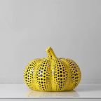 Mico | Artistieke Ornament Collectie – Handbeschilderde Sculpturen met Iconisch Stippendesign