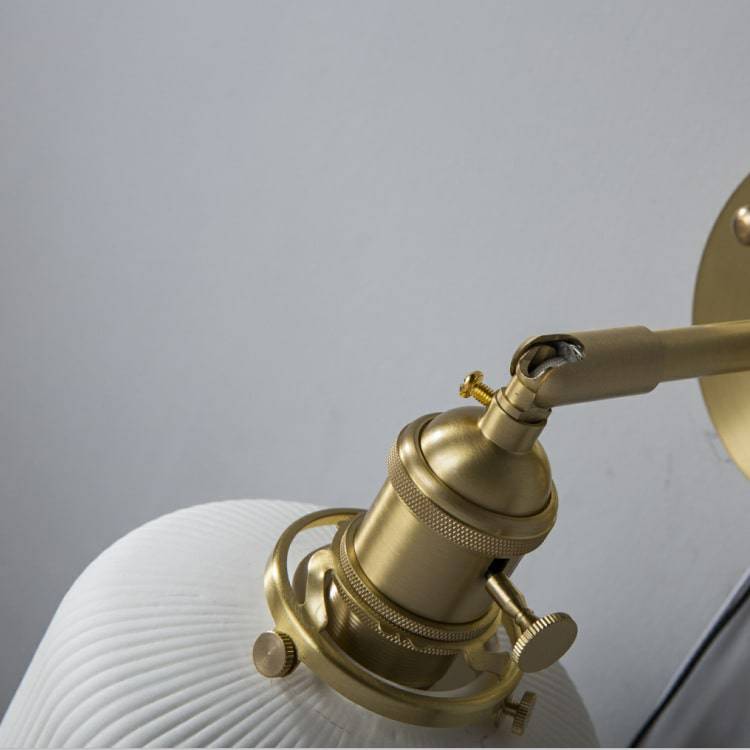 Ceramica Oro | Handgemaakte Keramieken Wandlamp – Messing Fitting – Japandi Design