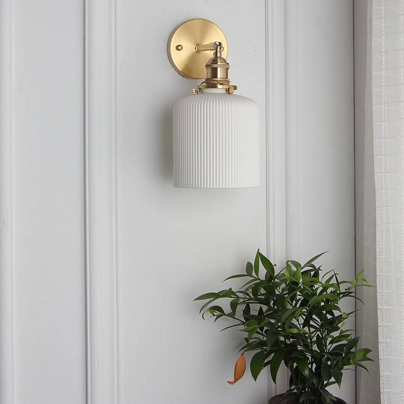 Ceramica Oro | Handgemaakte Keramieken Wandlamp – Messing Fitting – Japandi Design
